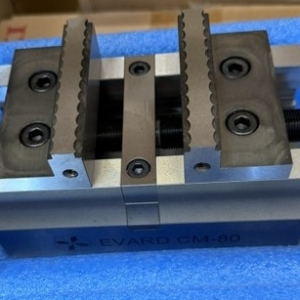 Etau autocentrant CM 80